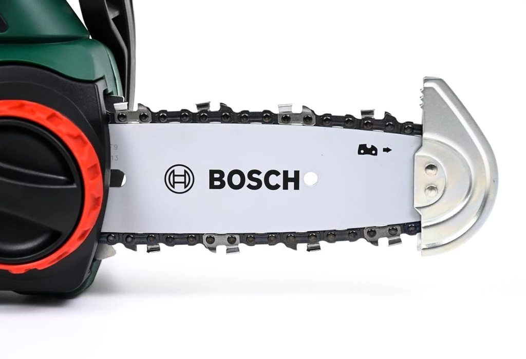 Bosch UniversalChain 18 Akku-Kettensäge