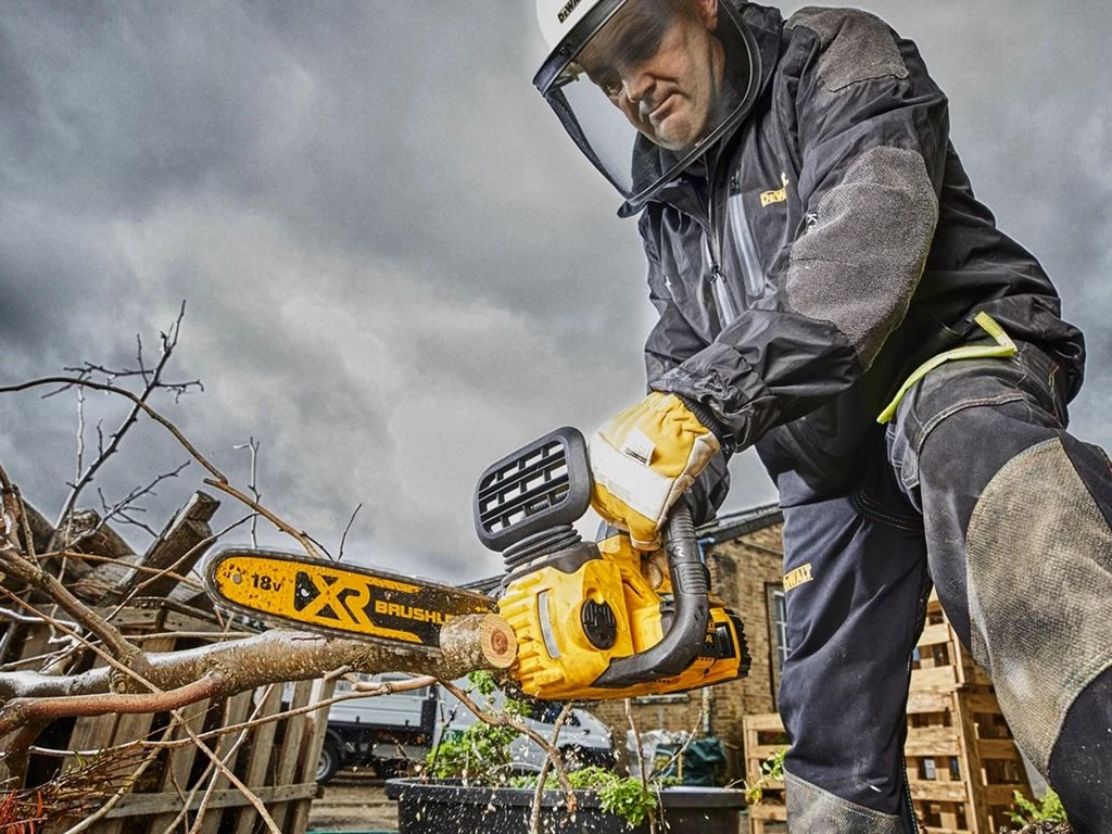 DeWALT DCM565P1 Akku Kettensäge Brushless 18V 5Ah - 30 cm mit Akku und Ladegerät