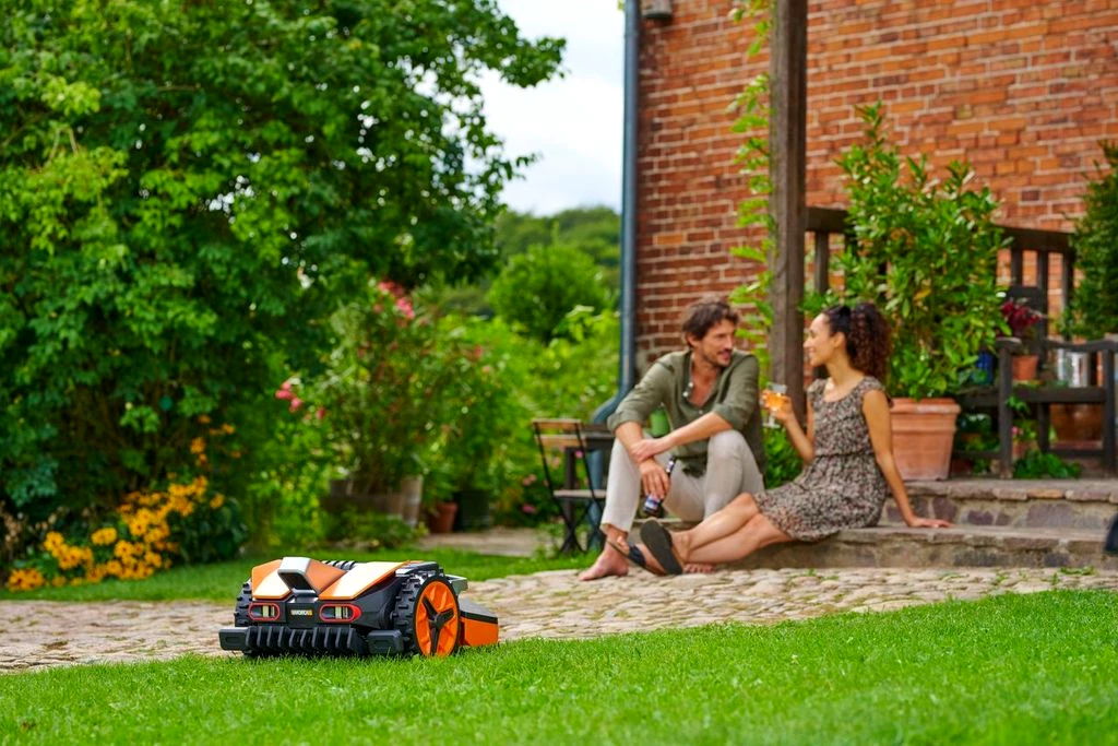 Akku-Mähroboter WORX 20V Landroid Vision M600 18cm/600m² mit App, ohne Begrenzungsdraht WR206E